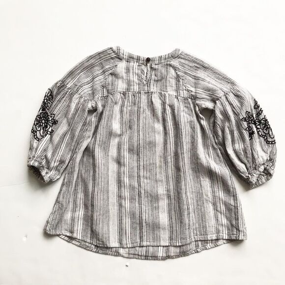Artclass stripe embroidered sleeve dress EUC 2T - Picture 6 of 6